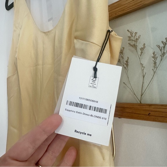 NEW Reformation Sapphira Satin Maxi Dress Blonde Yellow NWT - Picture 4 of 7
